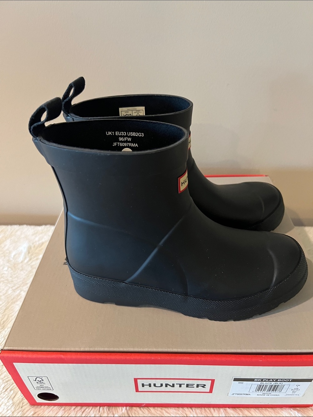 Hunter Black Play Rain Ankle Boots Size Girls 3 - Picture 2 of 6